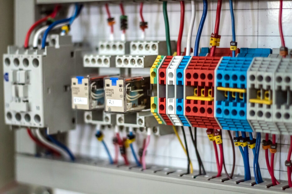 The ABCs of Distribution Panels: A User-Friendly Guide to Installation, Wiring, and Circuit Breakers. 9 Distribution Panels