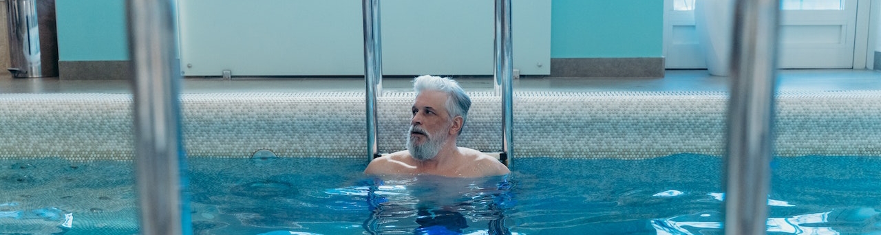 Aquatic Therapy for Seniors: Improve Mobility and Well-Being. 3 Aquatic Therapy