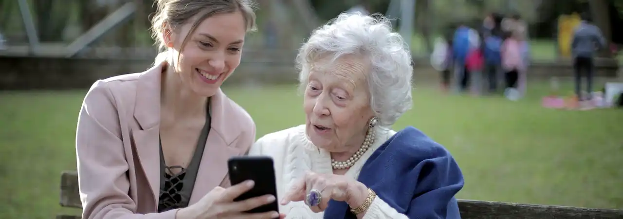 How Reminiscence Therapy Empowers Older Adults to Reconnect with Their Joyful Memories 1 Reminiscence Therapy